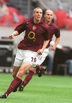 Arsenal's Triumph over Porto: Philippe Senderos Victory at the 2005 Amsterdam Tournament, Ajax Arena, Amsterdam