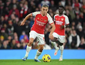 Arsenal's Trossard Outruns Burnley Defenders: A Premier League Thriller (2023-24)