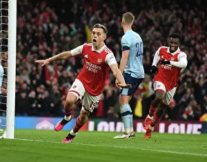 Arsenal's Trossard Scores the Winner: Arsenal FC vs Brentford FC, Premier League 2022-23