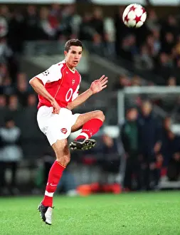 Arsenal's Unforgettable Striker: Robin van Persie - Legends of the Team
