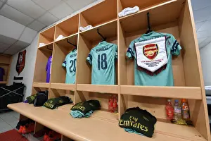 Stade Rennes V Arsenal 2018-19 Prints: Arsenal's Unified Focus: Pre-Match Huddle Before UEFA Europa League Clash Against Stade Rennais