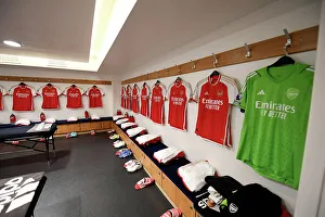 Chelsea V Arsenal 2023-24 Prints: Arsenal's Unified Focus: Pre-Match Huddle vs. Chelsea, Premier League 2023-24