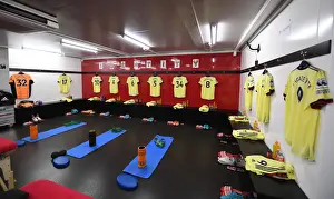 Arsenal's Unified Front: Pre-Match Huddle Ahead of Crystal Palace Clash, Premier League 2021-22