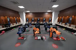Arsenal's United Front: Pre-Match Huddle Before Brentford Clash, Premier League 2021-22