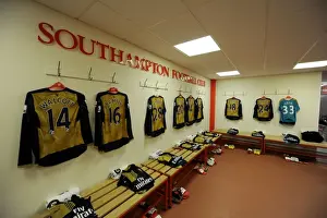 Southampton V Arsenal 2015-16 Prints: Arsenal's United Front: Pre-Match Huddle vs Southampton, Premier League 2015-16