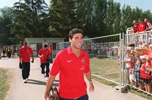 Arsenal's Unstoppable Pre-Season Form: Jose Reyes Shines in 8-1 Victory over Schwadorf, 2006