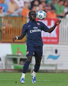 Images Dated 27th July 2009: Arsenal's Unstoppable Sagna: 5-0 Pre-Season Victory Over Szombathelyi (2009)