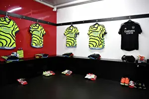 Arsenal's Unwavering Focus: The Power of the Pre-Match Huddle before Crystal Palace Clash, Premier League 2023-24