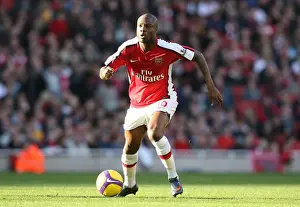 Arsenal V Sunderland 2008-9 Prints: Arsenal's Unyielding Defender: William Gallas in the 0-0 Battle Against Sunderland