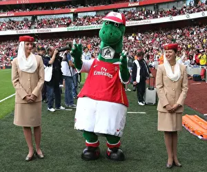 Arsenal's Victory: Gunner Celebrates with Emirates Hostesses after 2:1 Win over Inter Milan, Emirates Cup 2007