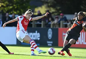 Arsenal's Vivianne Miedema Shines in FA WSL Clash Against Everton