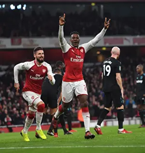 Arsenal's Welbeck and Giroud Celebrate Goal in Carabao Cup Quarterfinal vs West Ham United