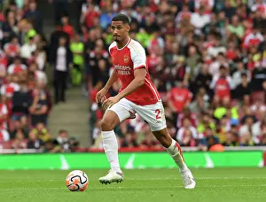 Arsenal's William Saliba Stands Firm Against Tottenham in the 2023-24 Premier League Battle