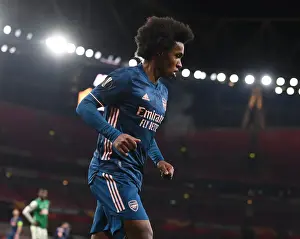 Arsenal's Willian in Europa League Action: Arsenal vs. SK Rapid Wien (Behind Closed Doors)