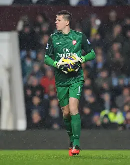 Arsenal's Wojciech Szczesny in Action Against Aston Villa (2012-13)