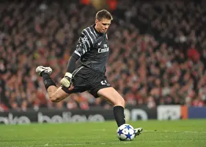 Arsenal's Wojciech Szczesny Stuns Barcelona in UEFA Champions League: Arsenal 2 - 1