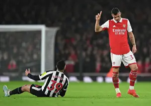 Arsenal's Xhaka Reacts to Newcastle's Guimaraes in Intense Premier League Clash (2022-23)