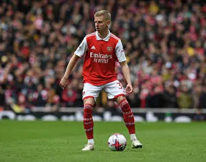 Arsenal's Zinchenko Shines in April Showdown vs. Leeds United (2022-23)