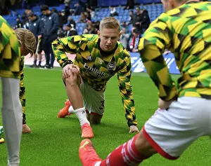 Arsenal's Zinchenko Warms Up Ahead of Chelsea Showdown - Premier League 2022-23