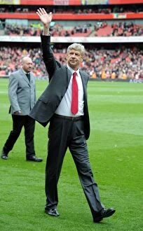 Images Dated 5th May 2012: Arsene Wave: Arsenal Manager Bids Farewell to Fans vs Norwich City (2011-12)