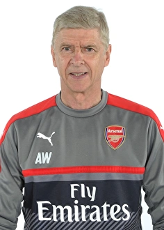 Arsene Wenger at Arsenal 1st Team Photocall (2016-17)