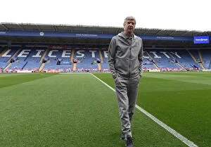 Leicester City v Arsenal 2017-18 Collection: Arsene Wenger: Arsenal Boss Faces Leicester City in Premier League Showdown (2017-18)