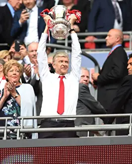 Arsene Wenger and Arsenal Celebrate FA Cup Victory over Chelsea (2017)