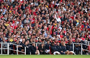 Arsenal v Hull City 2008-9 Collection: Arsene Wenger the Arsenal Manager and the Arsenal bench