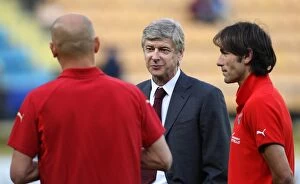 Villarreal v Arsenal 2008-9 Collection: Arsene Wenger the Arsenal Manager chats to ex Arsenal