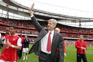 Arsenal V Everton 2007-08 Prints: Arsene Wenger the Arsenal Manager during the lap of the pitch to thank the fans for their support