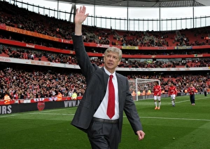 Arsenal v Norwich City 2011-12 Gallery: Arsene Wenger the Arsenal Manager during the lap to thank the fans for their support