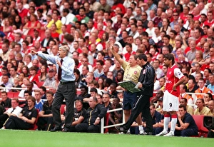 Arsene Wenger the Arsenal Manager with Vic Akers and Eduardo Arsene Wenger the Arsenal Manager with Vic Akers and Eduardo