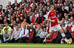 Arsenal V Tottenham 2009-10 Prints: Arsene Wenger and Arsenal Team Celebrate Historic 3-0 Victory over Tottenham Hotspur (2009)