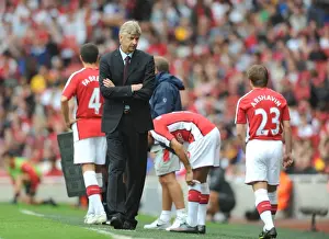 Arsenal V Athletico Madrid 2009-10 Prints: Arsene Wenger Celebrates Arsenal's Victory Over Athletico Madrid (2:1) - Emirates Cup 2009