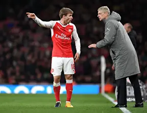 Arsene Wenger Consults Nacho Monreal during Arsenal's Clash against Leicester City (2016-17)