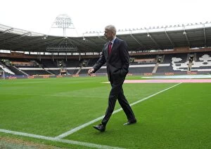 Images Dated 17th September 2016: Arsene Wenger: Focused at the Helm of Arsenal against Hull City, 2016-17