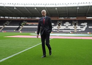 Images Dated 17th September 2016: Arsene Wenger: Focused at the Helm during Hull City vs Arsenal, Premier League 2016-17
