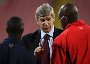 Arsene Wenger Guides Arsenal to Victory: 0-1 over Steaua Bucharest in Champions League Group H