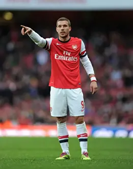 Arsene Wenger and Jack Wilshere: Arsenal's Dynamic Duo in Action Against Sunderland (2013-14)