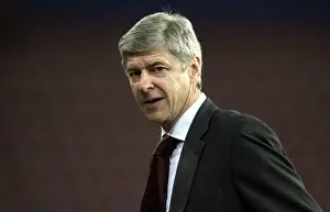 Arsene Wenger Leads Arsenal to 1:0 Victory over PSV Eindhoven in UEFA Champions League