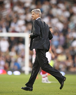 Arsene Wenger Leads Arsenal to Victory: 1-0 over Fulham, Barclays Premier League