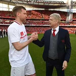 Arsene Wenger and Per Mertesacker: A Farewell Handshake (Arsenal v Burnley, 2018)