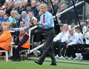Newcastle United Collection: Arsene Wenger at Newcastle United: Premier League Clash (2012-13)