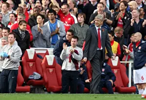 Arsene Wenger's Triumph: Arsenal's 3-0 Victory Over Tottenham Hotspur (2009) - Barclays Premier League