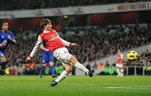 Arshavin Scores First: Arsenal Tops Everton 2-1 in Premier League
