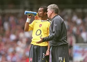 West Ham United v Arsenal 2005-6 Collection: Ashley Cole (Arsenal) and Assistant Manager Pat Rice