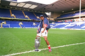 Ashley Cole (Arsenal) celebrates at the end of the match