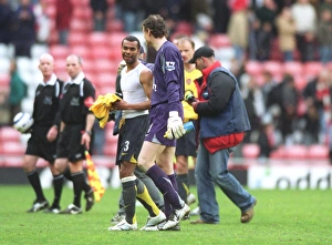 Sunderland v Arsenal 2005-06 Collection: Ashley Cole and Jens Lehmann (Arsenal) after the match