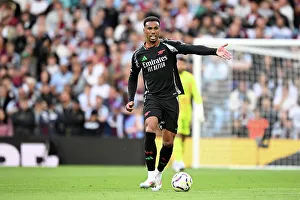 Aston Villa FC v Arsenal FC - Premier League