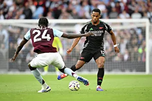 Aston Villa V Arsenal 2024-25 Prints: Aston Villa FC v Arsenal FC - Premier League